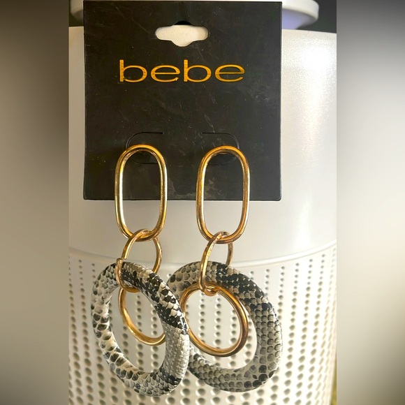 🆕 BEBE EARRINGS - Picture 1 of 3